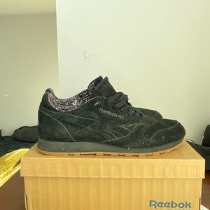 Rebook classic black suede